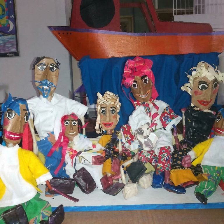 Ensamble de títeres artesanales para obras de teatro - Personajes Fundación Lucila Chica