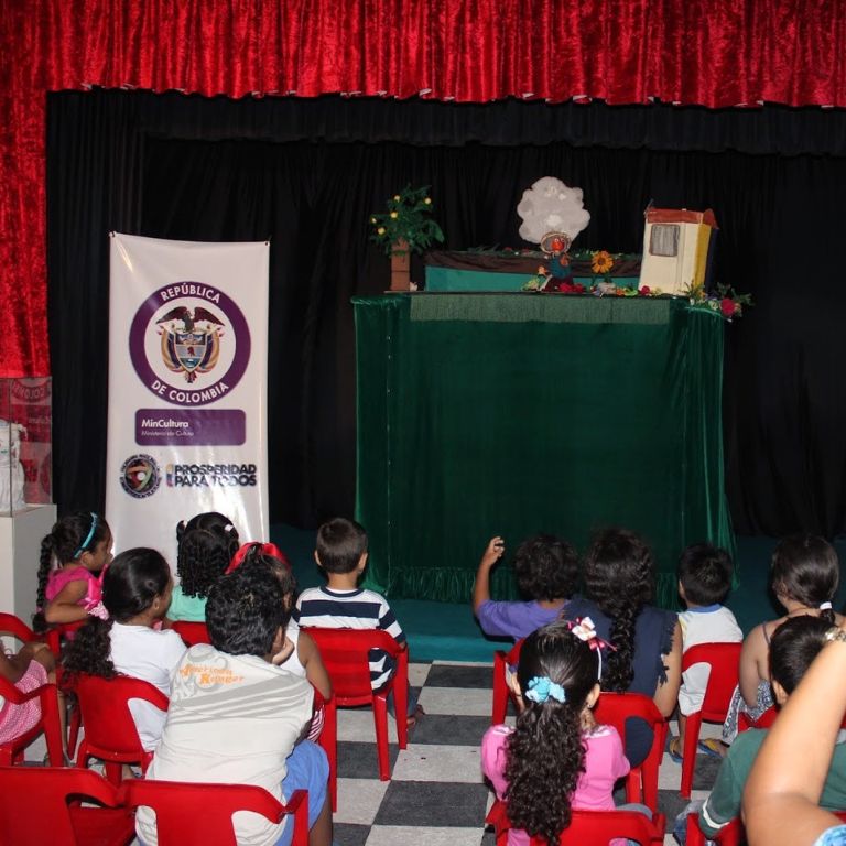 Función de la obra Eclipsados apoyada por el Ministerio de Cultura - Fundación Lucila Chica